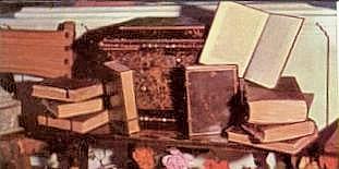 Manuscrito fr la Venerable y arqueta de "La Mstica"